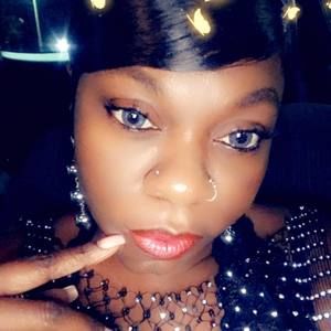 Meet your Posher, Eva